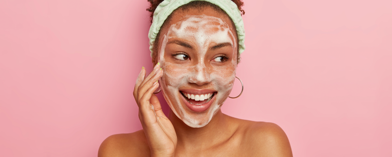 The Ultimate Guide to Choosing the Right Facewash for Your Skin Type